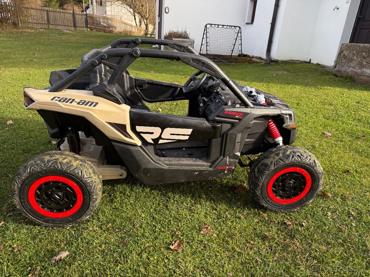 2024, Dětské Can-am Maverick 2x24V 4x200W