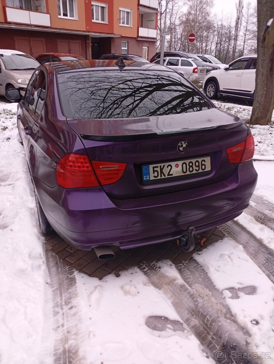 BMW e91 318 D 2009 2.0 nafta 105kW - 3