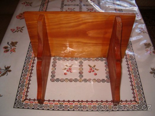 Starší židle, poličky, botník, stolek, stolek na květiny - 3