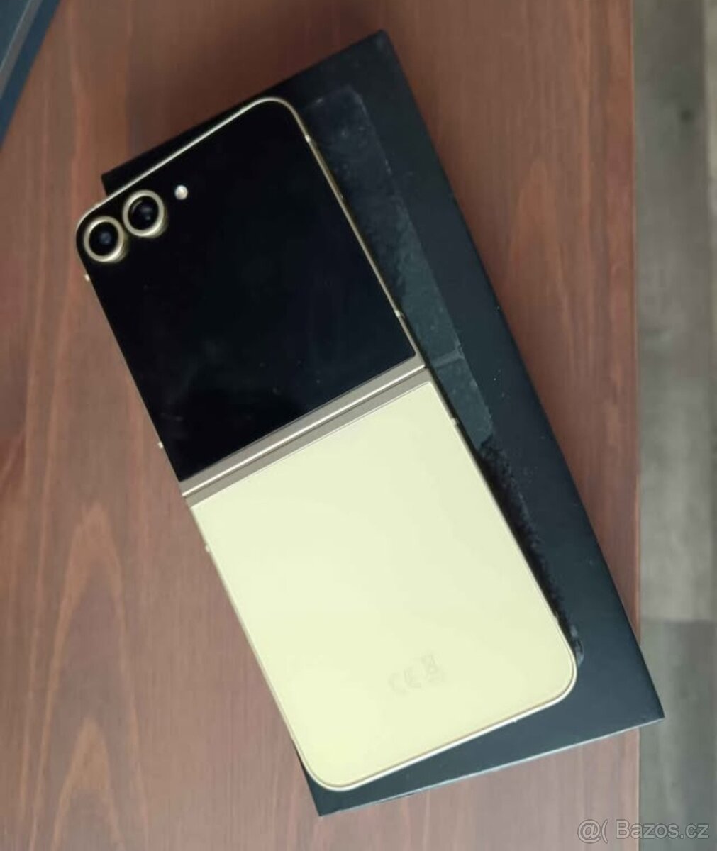 Nový Samsung Z Flip 6 - 3