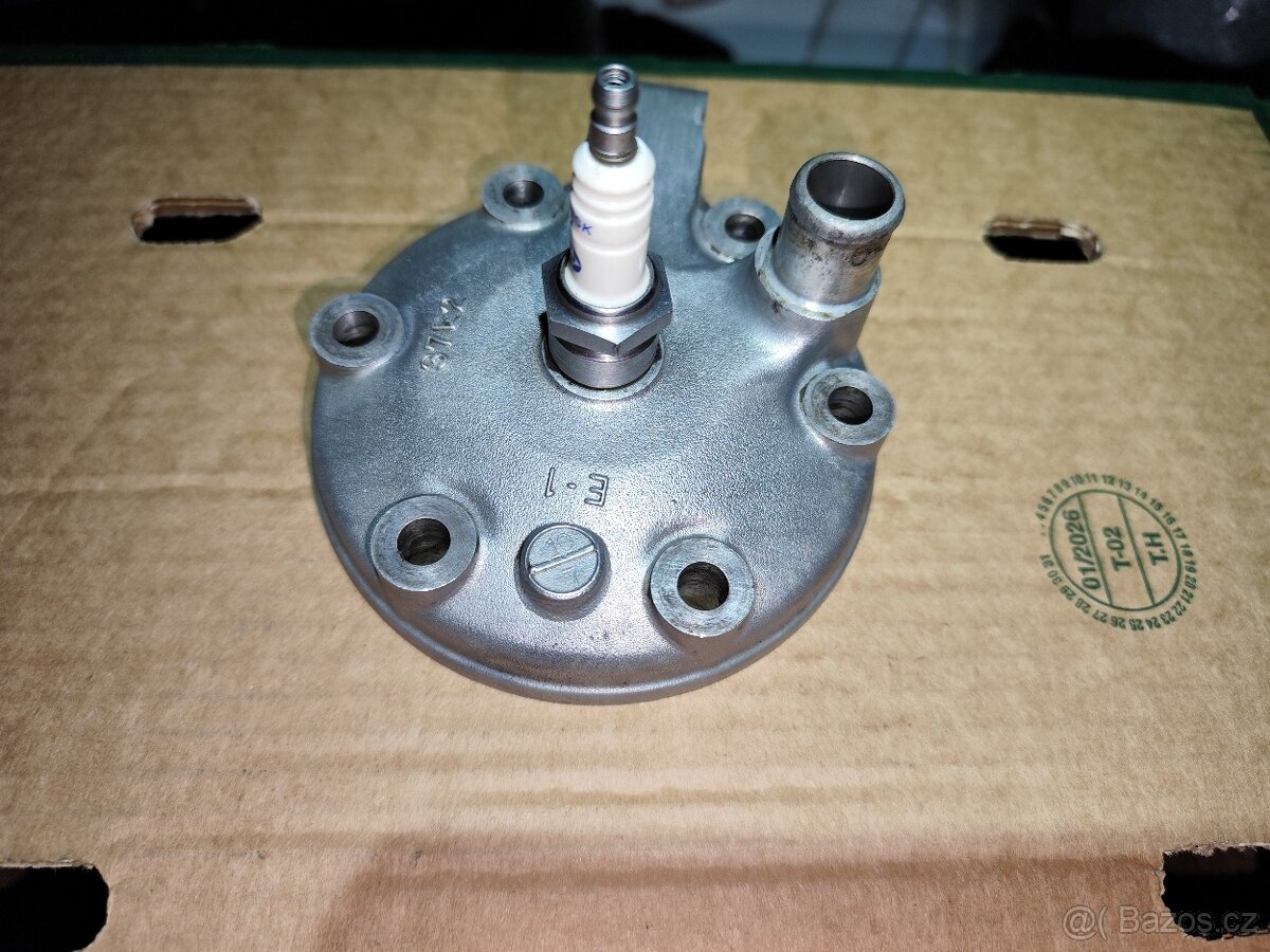 Hlava Suzuki RM 250, 1999 - 3