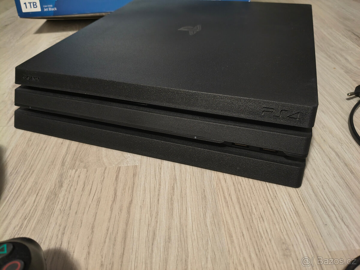 PS4 pro 1TB HDD - 3