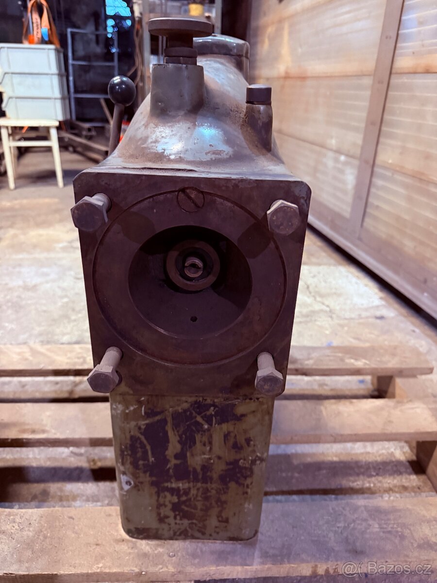 Hydraulický lis TOS - 3