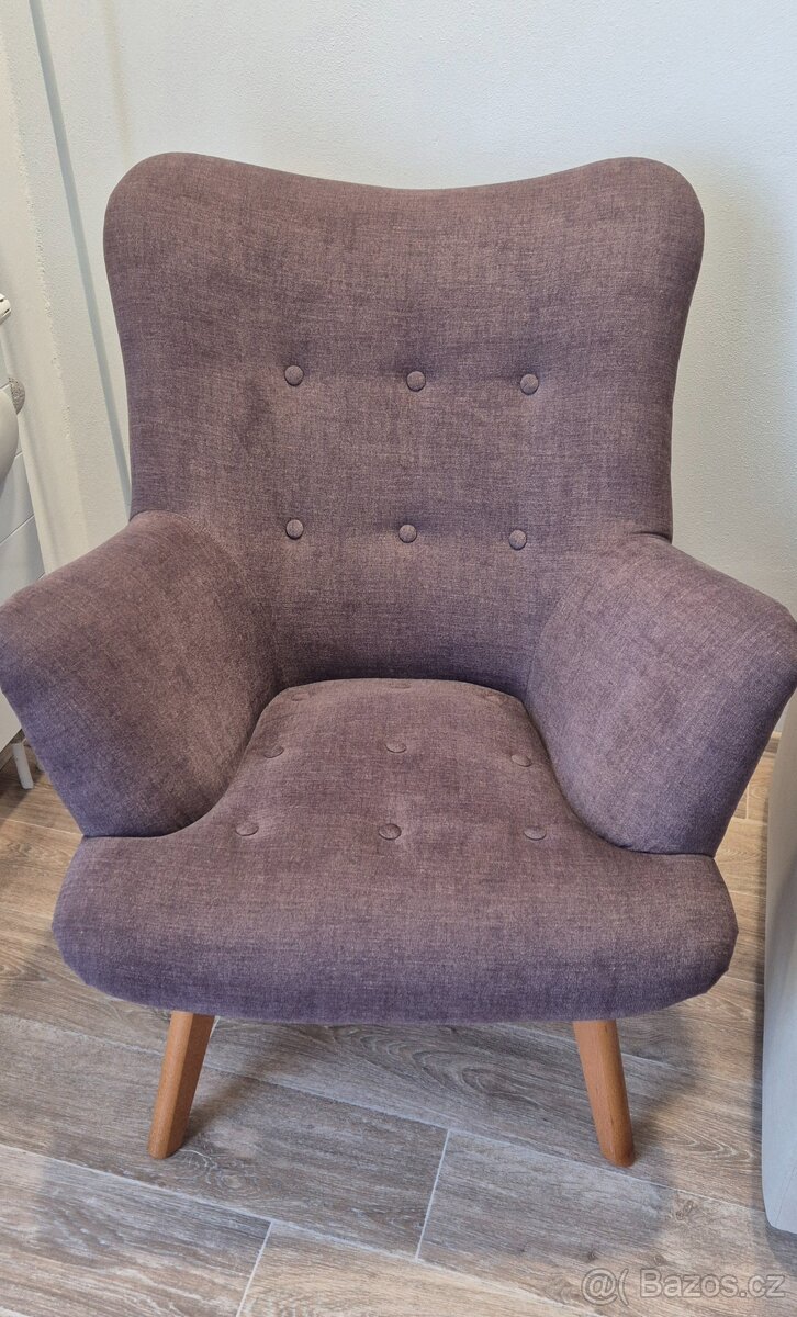 Polstrované křeslo - 3