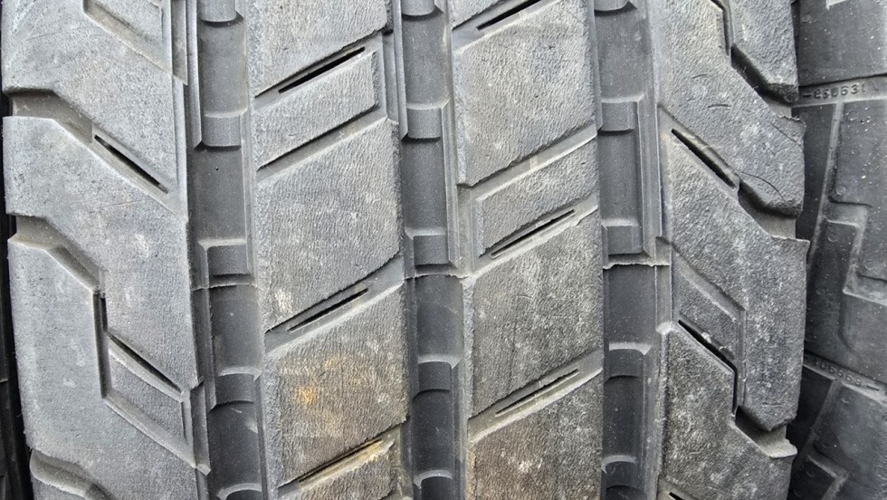 Letní pneu 225/75/16c Continental - 3