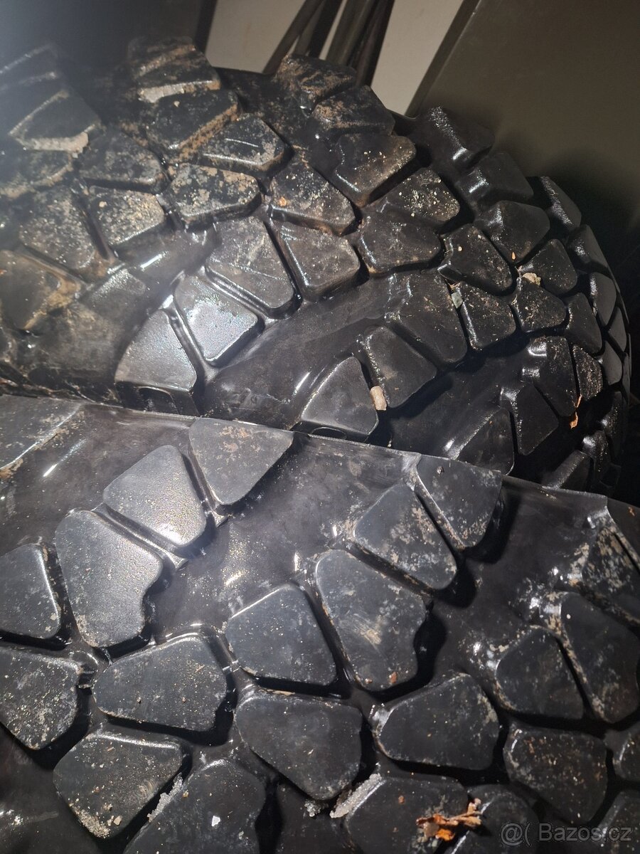 Pneu TYREX 425/85R21 - 3