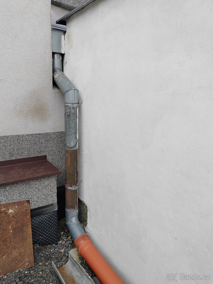 Velmi pěkná, suchá garáž. - 3