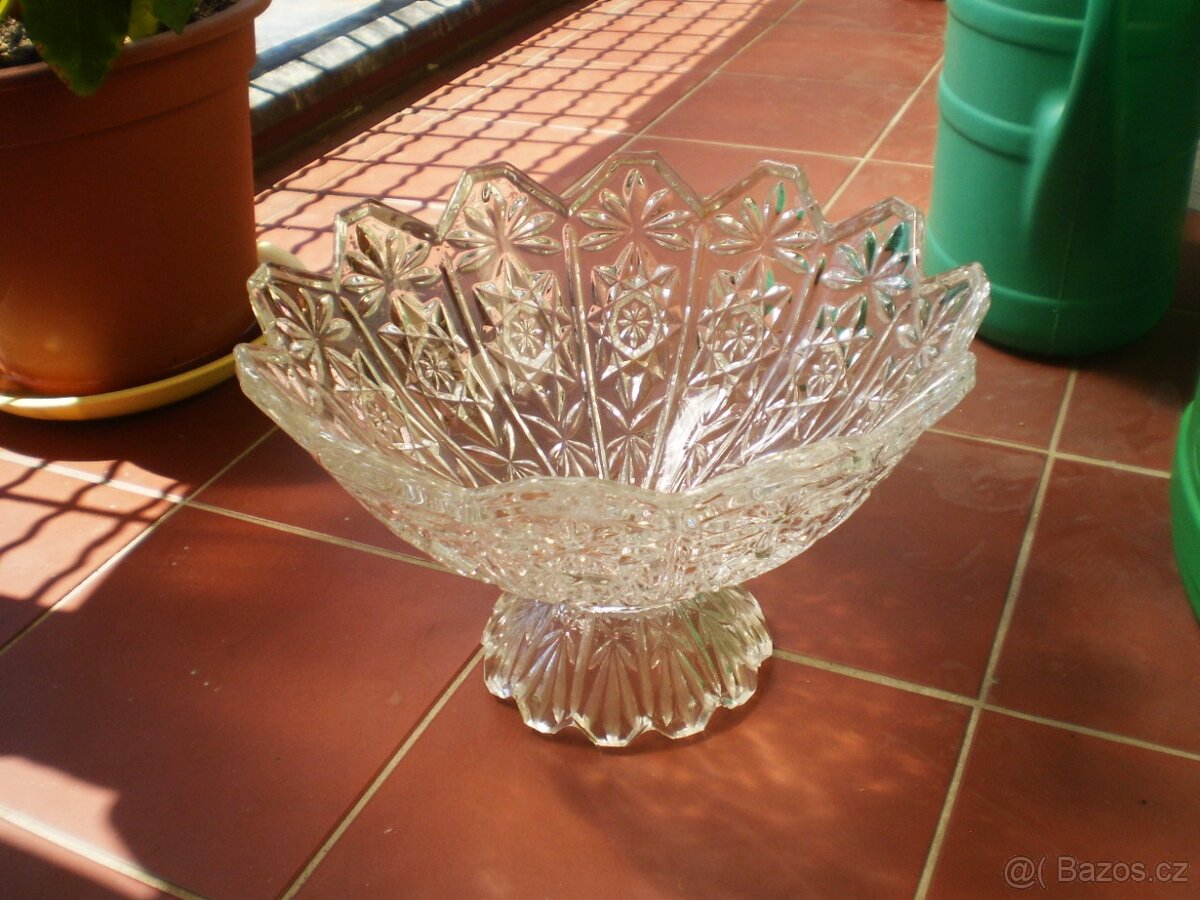 Starožitná skleněná mísa na noze - 3