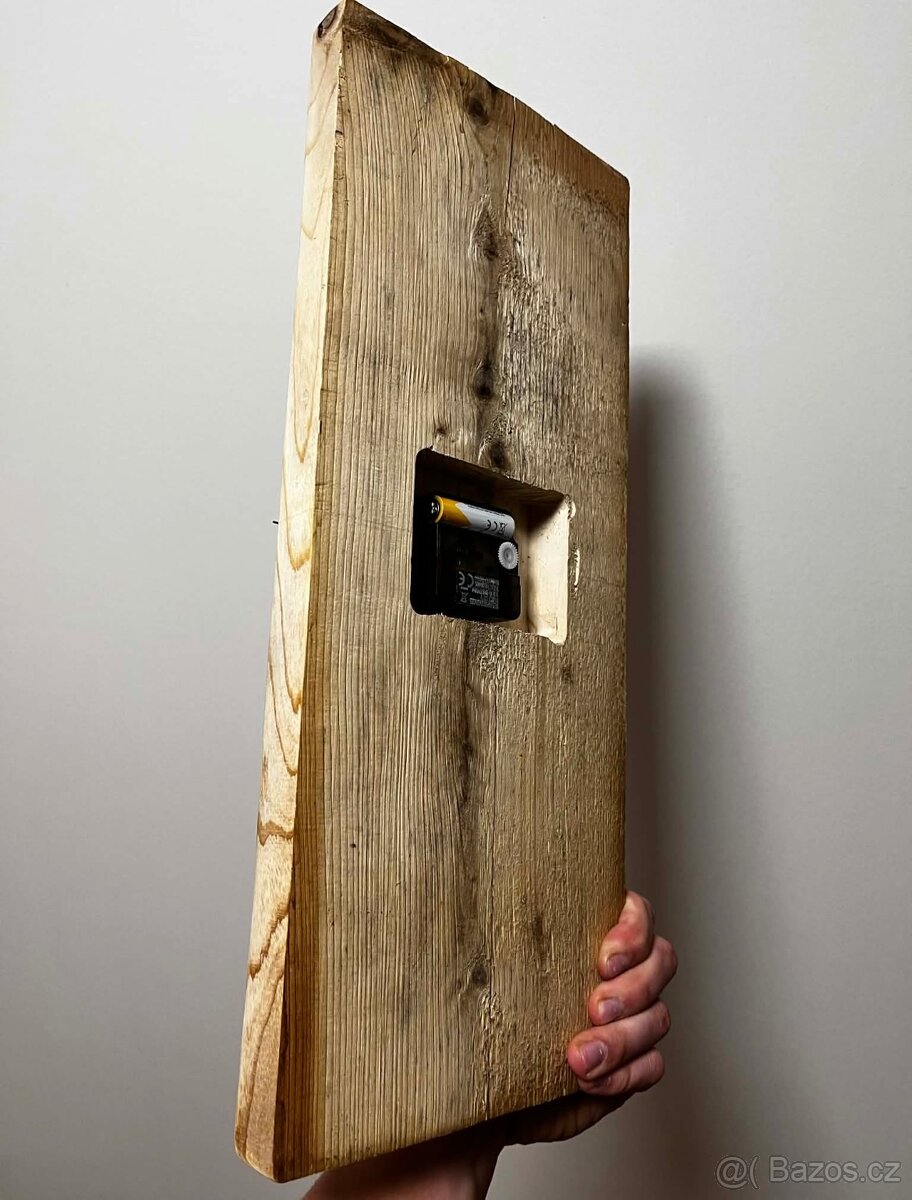 Dřevěné ručně vyráběné hodiny ze smrkového dřeva - 3