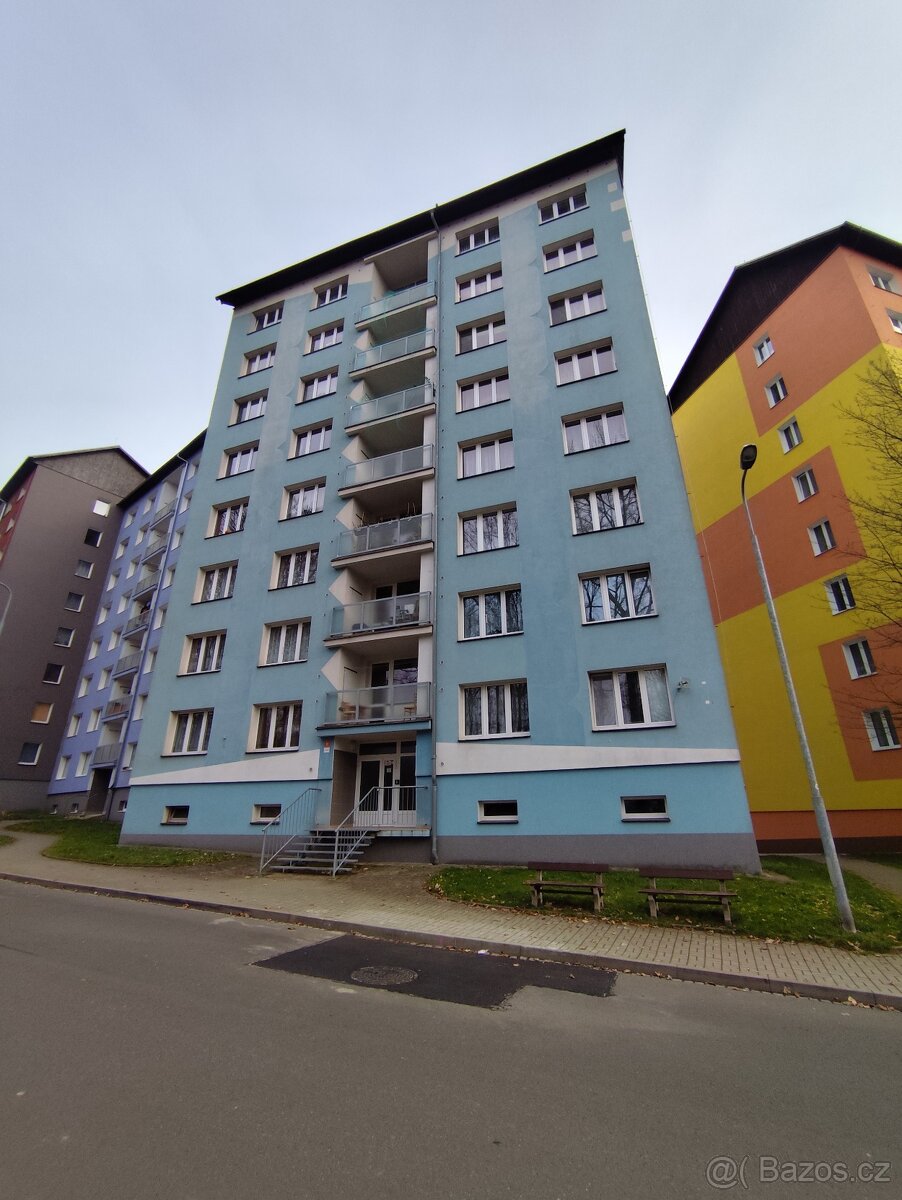 Byt 1+1 PRONÁJEM - AŠ - KOMPLETNĚ VYBAVENÝ - 3