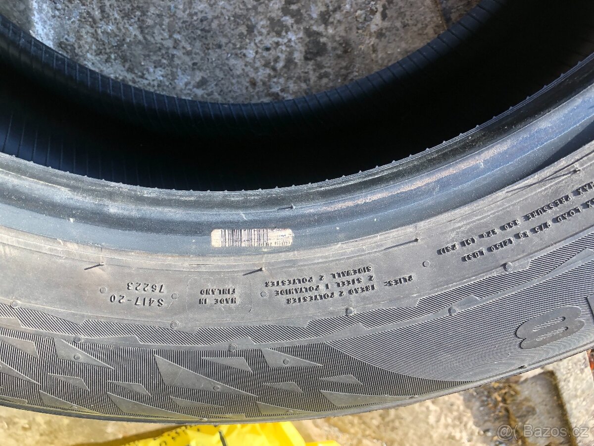 Nokian 235/60R18 - 3