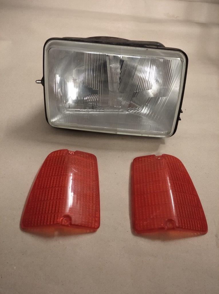 Skla př. blinkrů + pravý světlomet Škoda 105-136 originál - 3