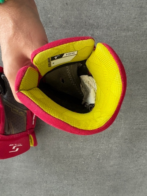 Prodám hokejové rukavice Bauer Supreme MACH YTH 9" - 3