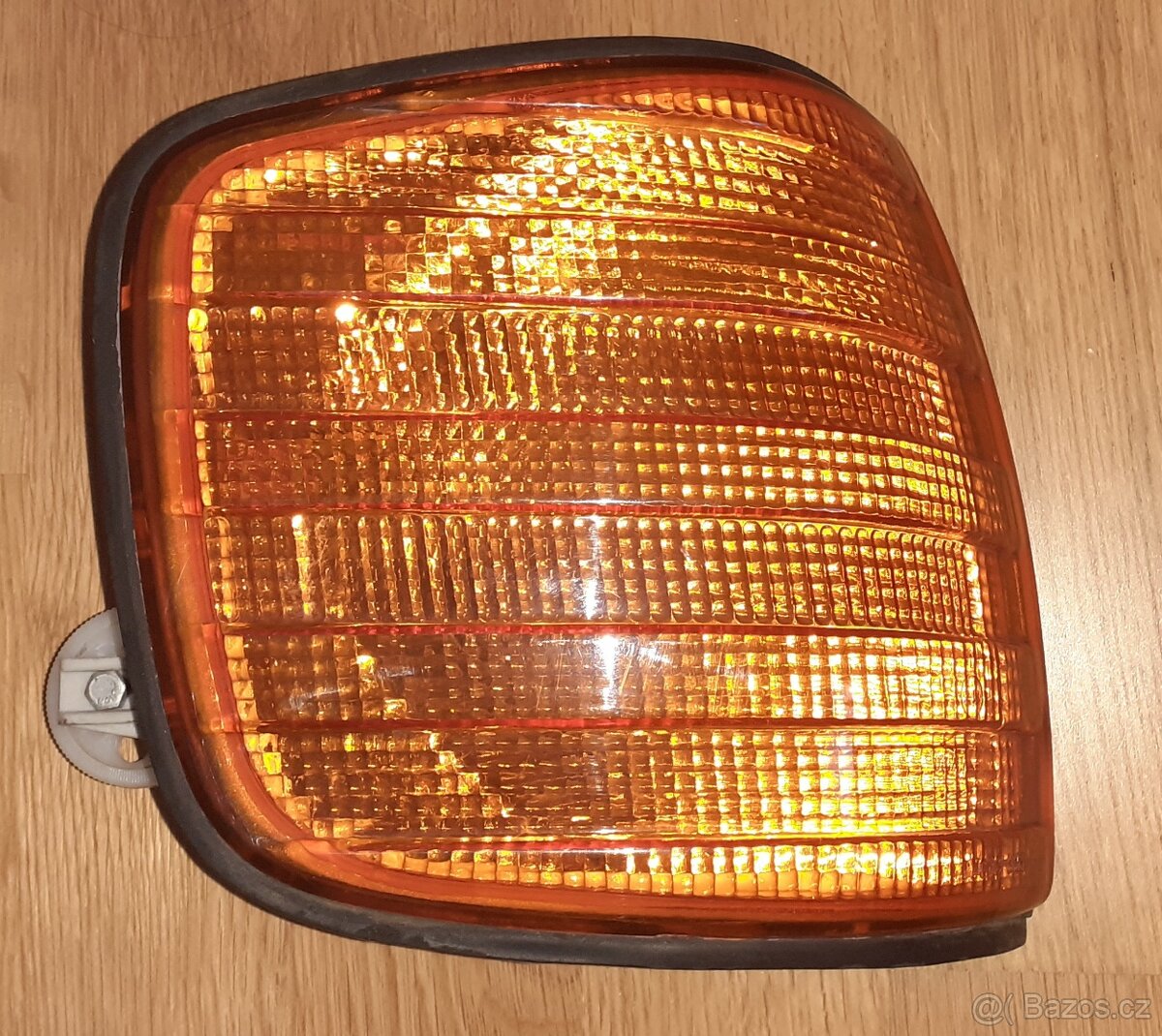 Predám pravé svetlo a blinker na Mercedes W126 - 3