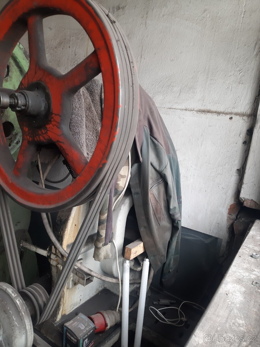 Vystředníkový lis 25 tun - 3