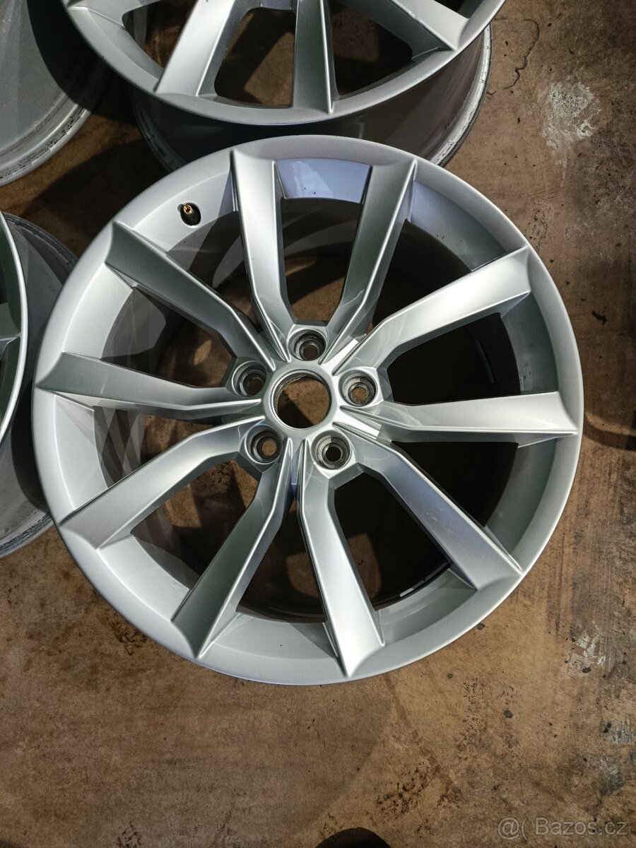 4ks alu 5x112 8J et44 Superb - 3