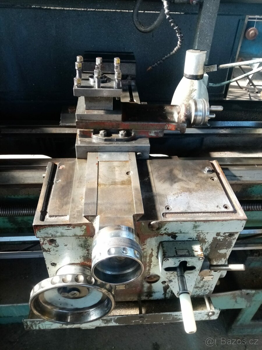 Prodám soustruh SUI 40/1000 - 3