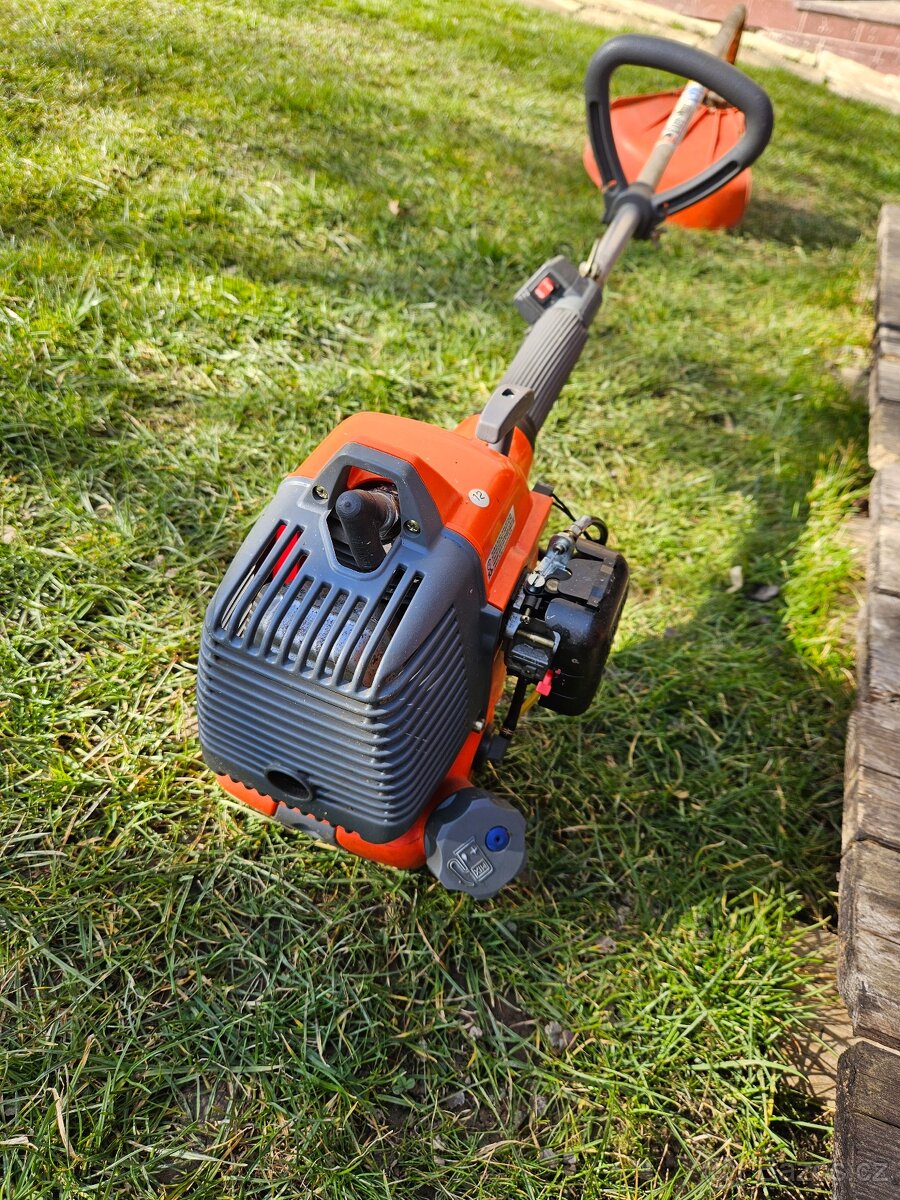 Prodám strunovou sekačku Oleo-mac - 3