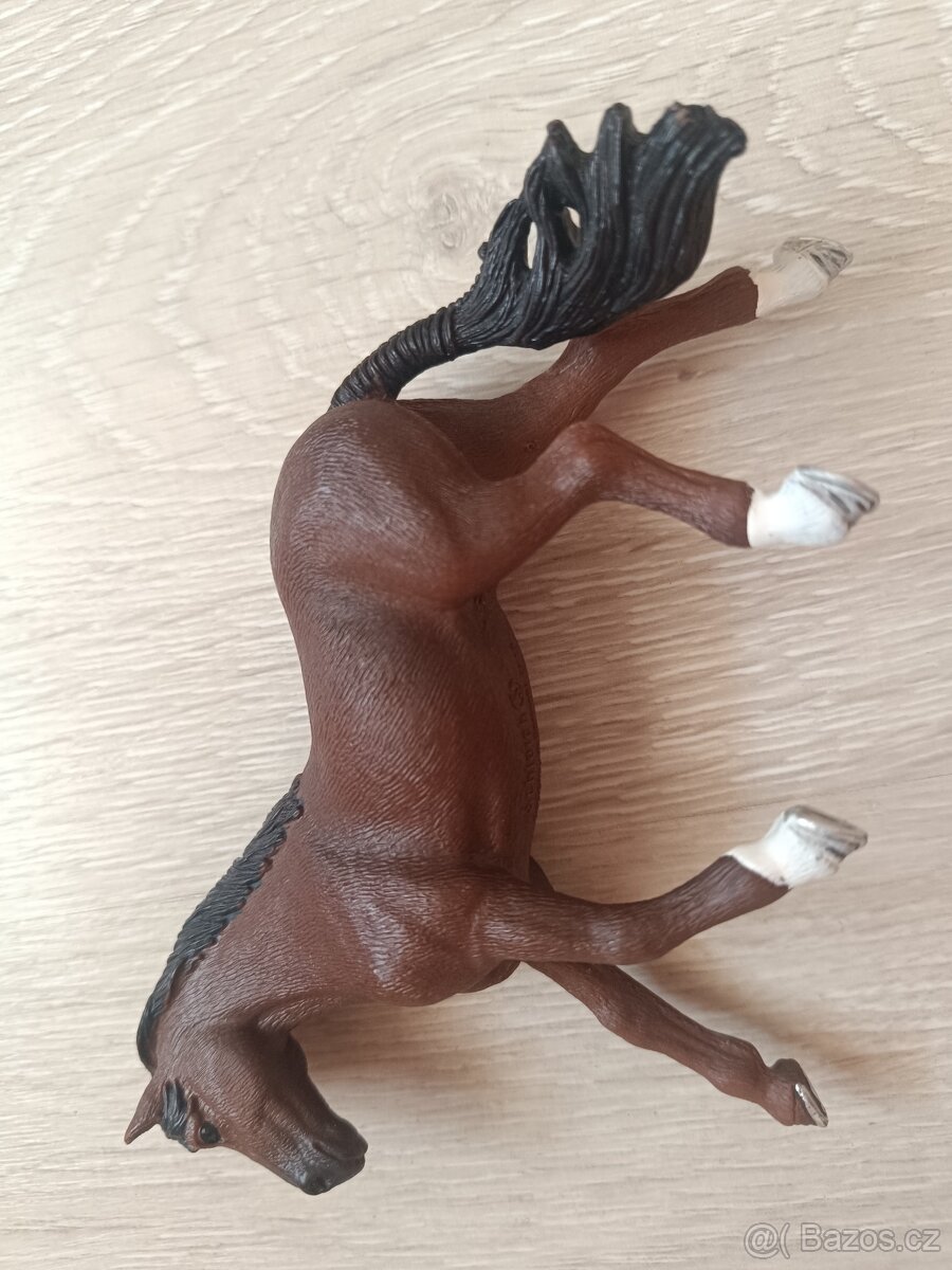 Figurka Schleich 13909 Valach trakenherský - 3