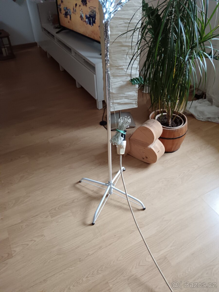 Sviticí Vánočni stromeček - LED - 3