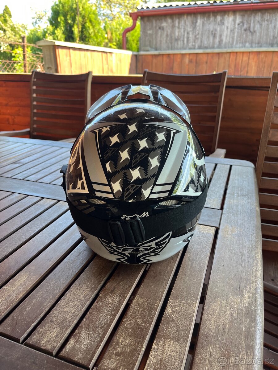 Motocrosová helma