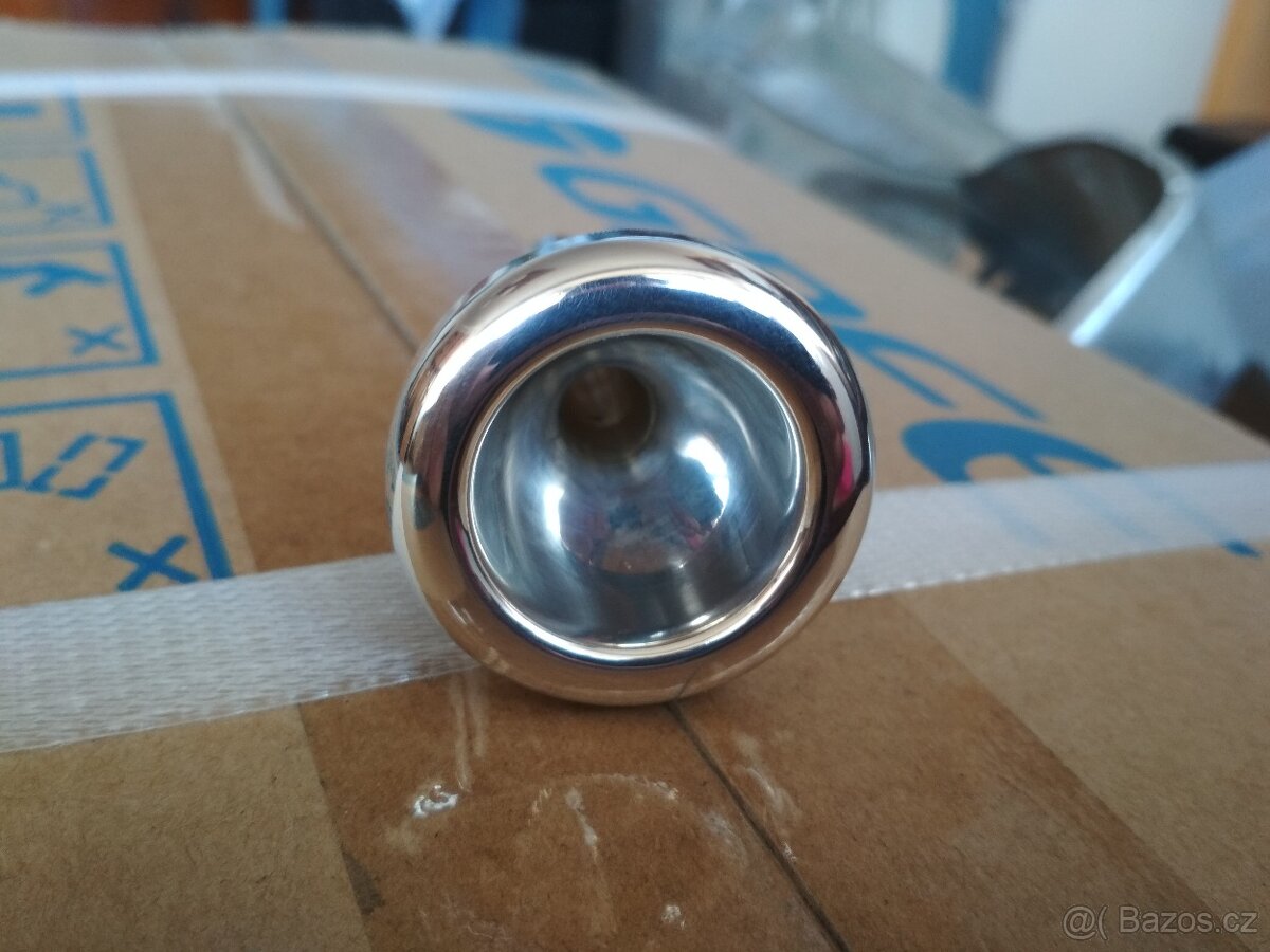 Prodám nátrubek Vincent Bach 6 a 1/2 AL, velká stopka - 3