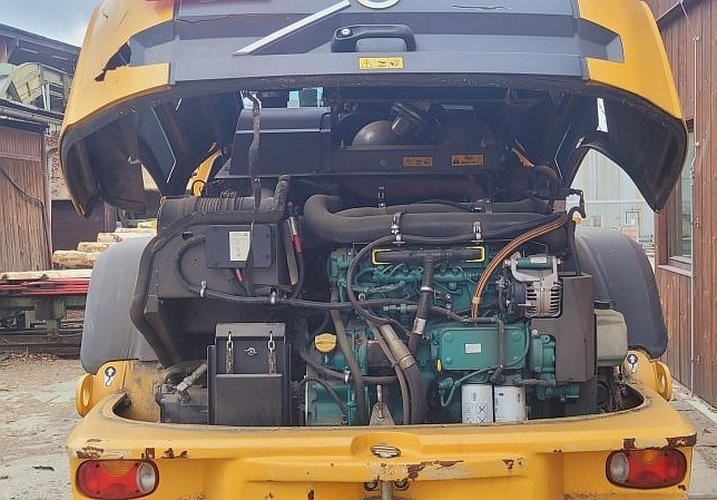 9.7t nakladač Volvo L45H vidle SPZ (2018) - 3