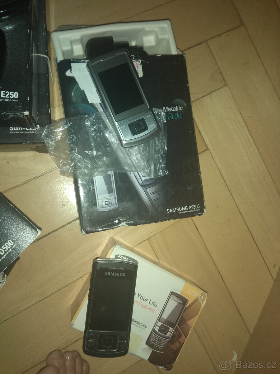 Samsung více modelu - 3