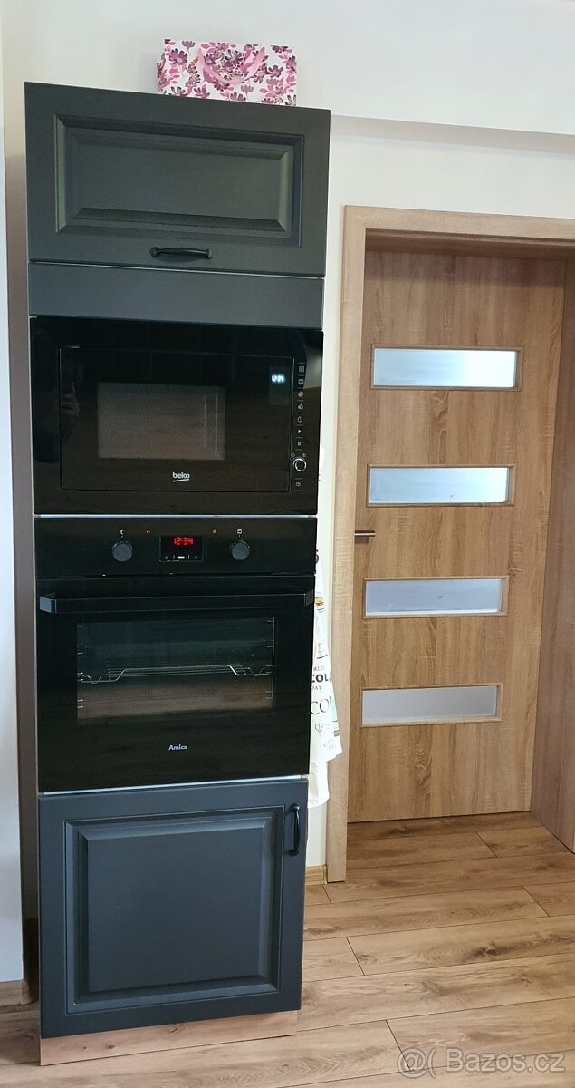 Vzorková matná kuchyňská sestava 270/310 cm + vysoká 6 - 3