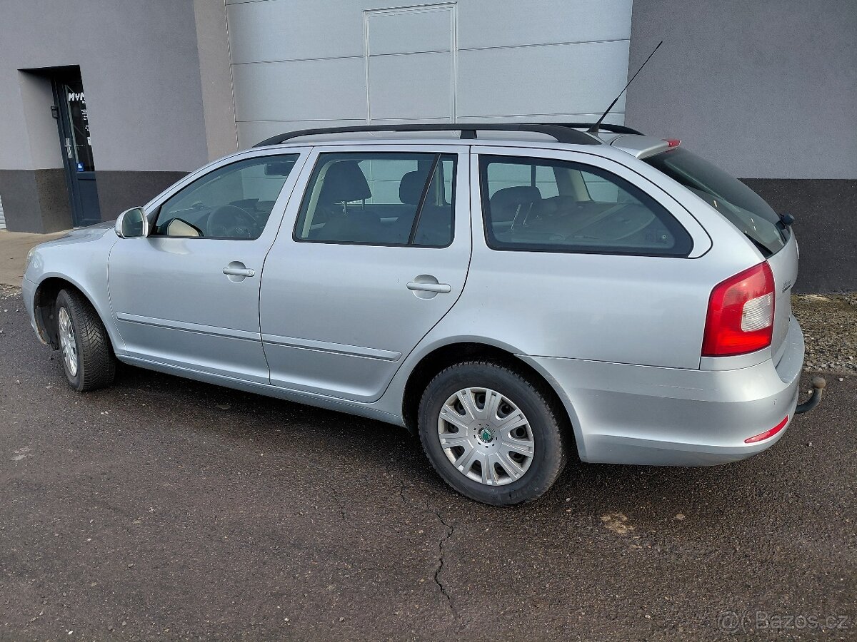OCTAVIA II 1.6TDi 77kW COMBI r10 180000 km TAŽNÉ CLIMATRONIC - 3