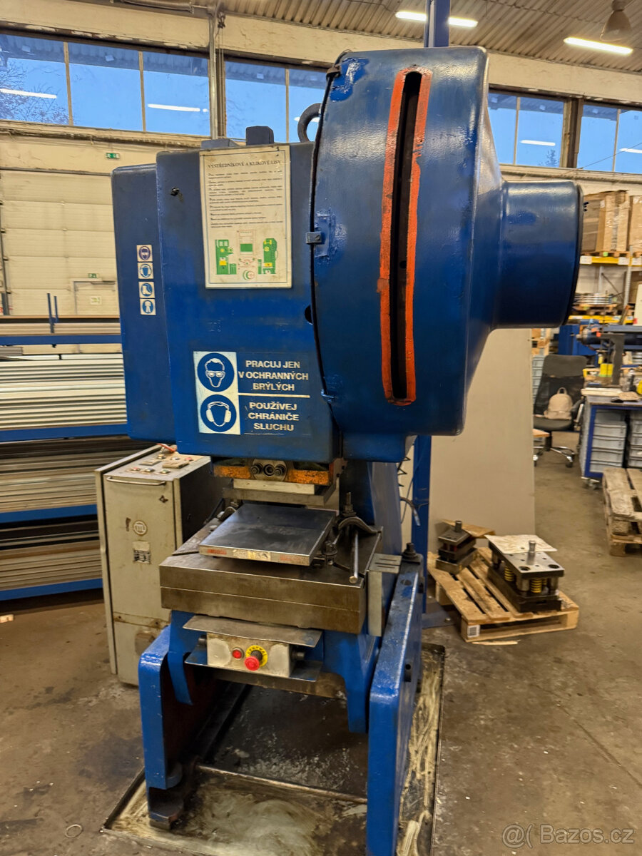 excentrický lis LEN 25 P - 3