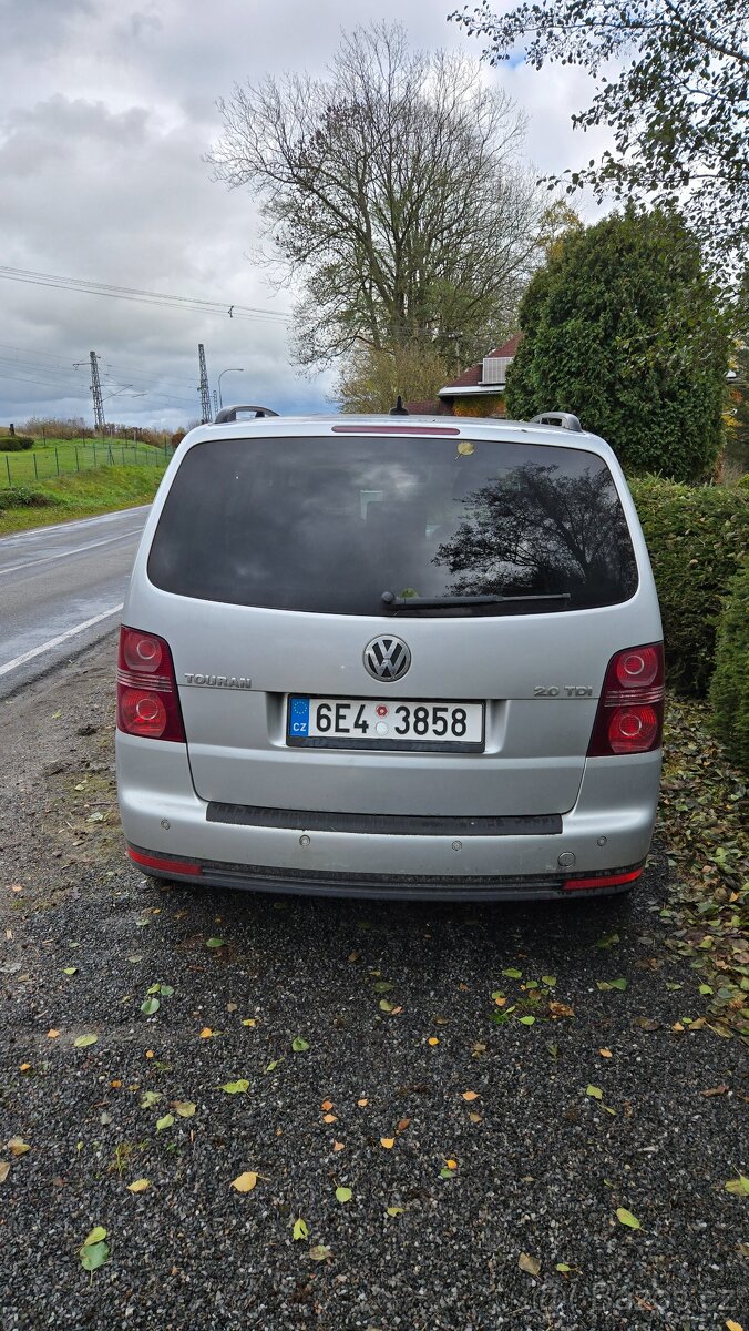 VW Touran 2.0 - 3
