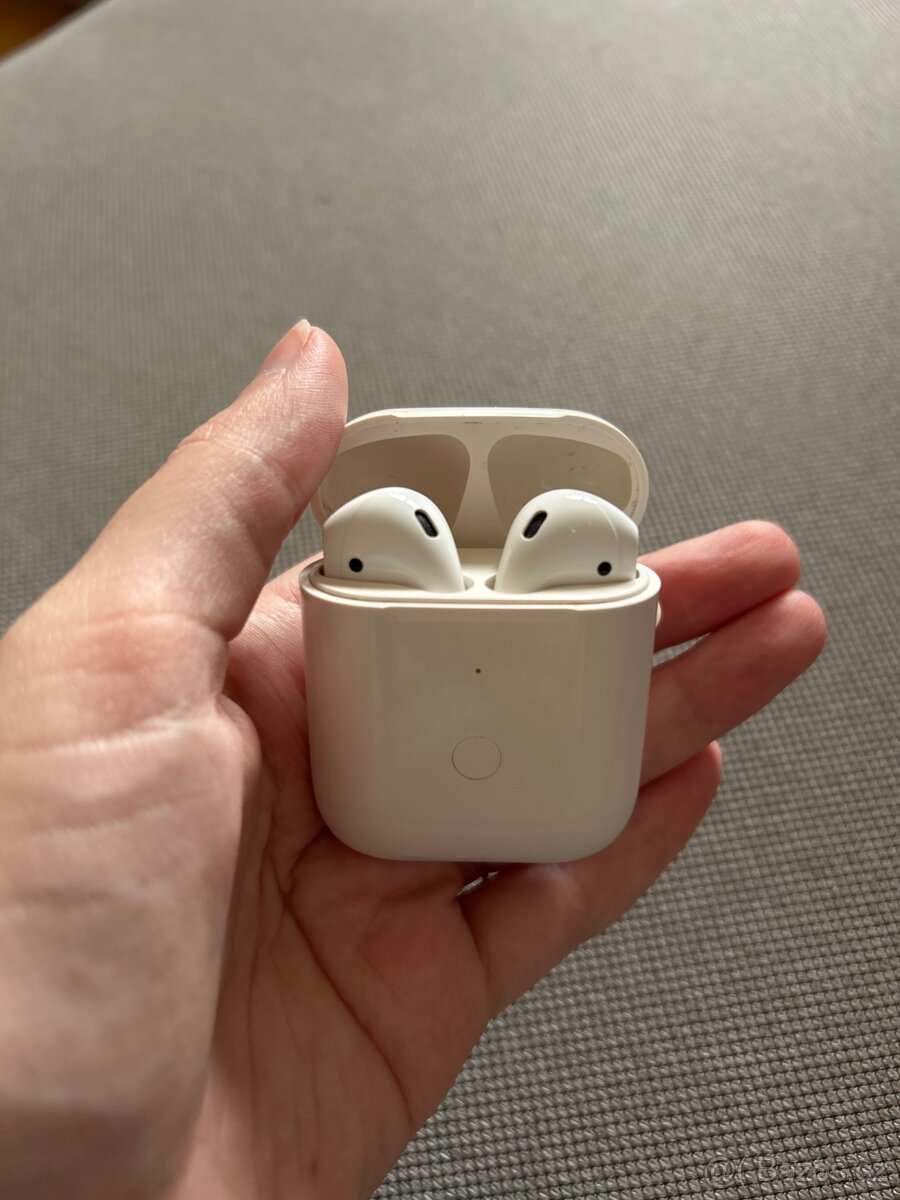 Apple Airpods 2. generace - 3