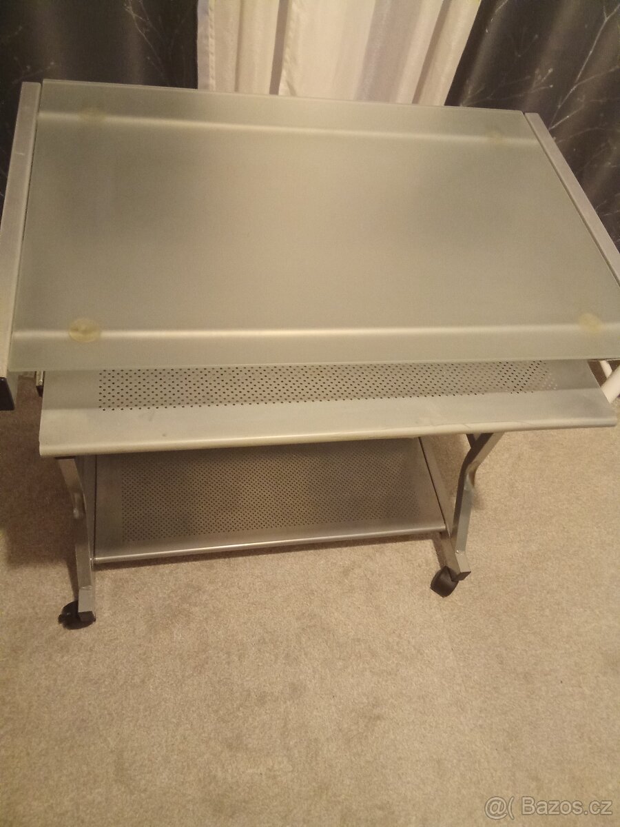 Psací stůl+ židle - 3