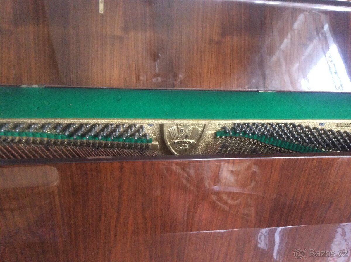 Piano PETROF - 3