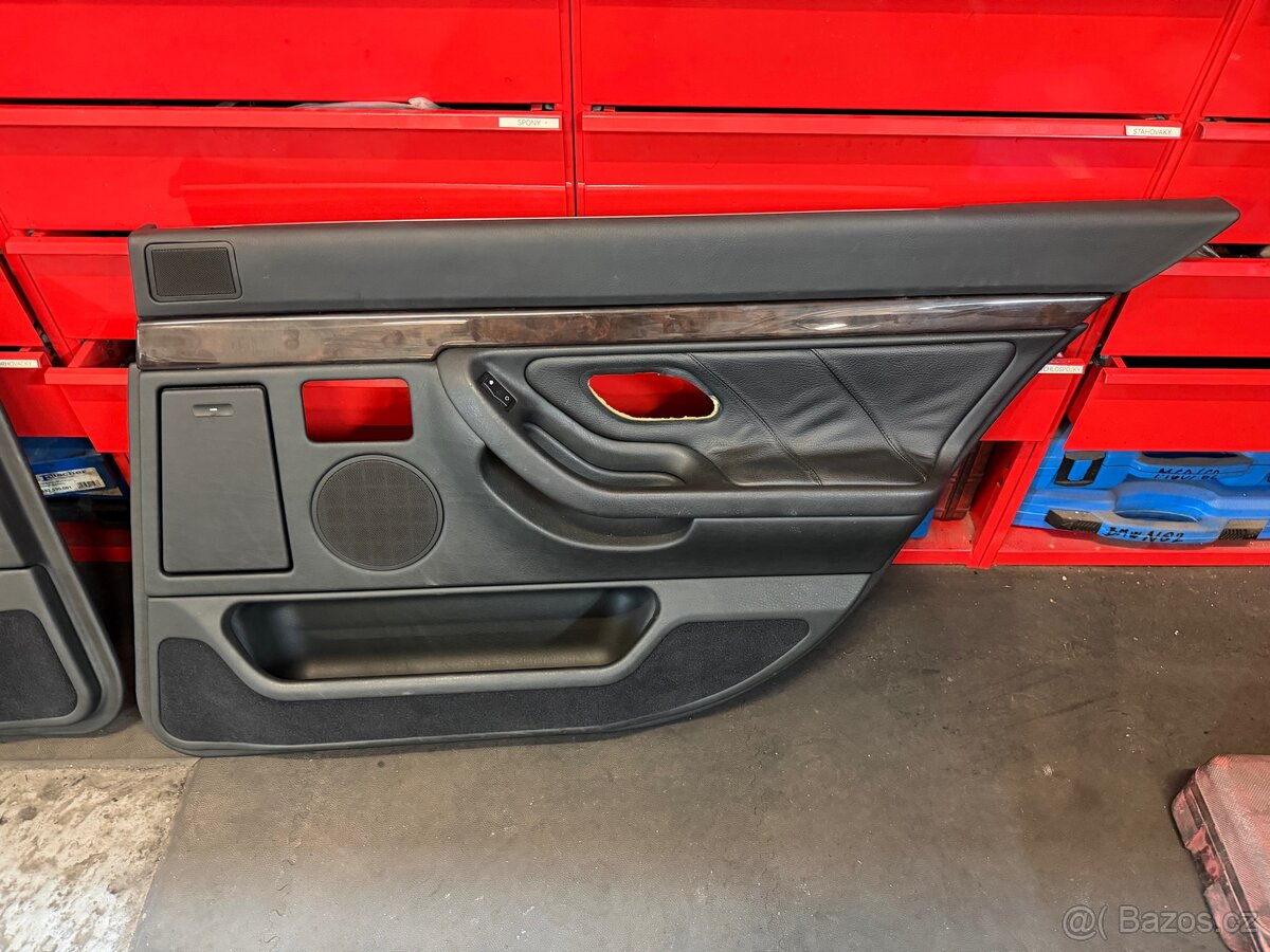 Zadní tapce BMW E38 Long - 3