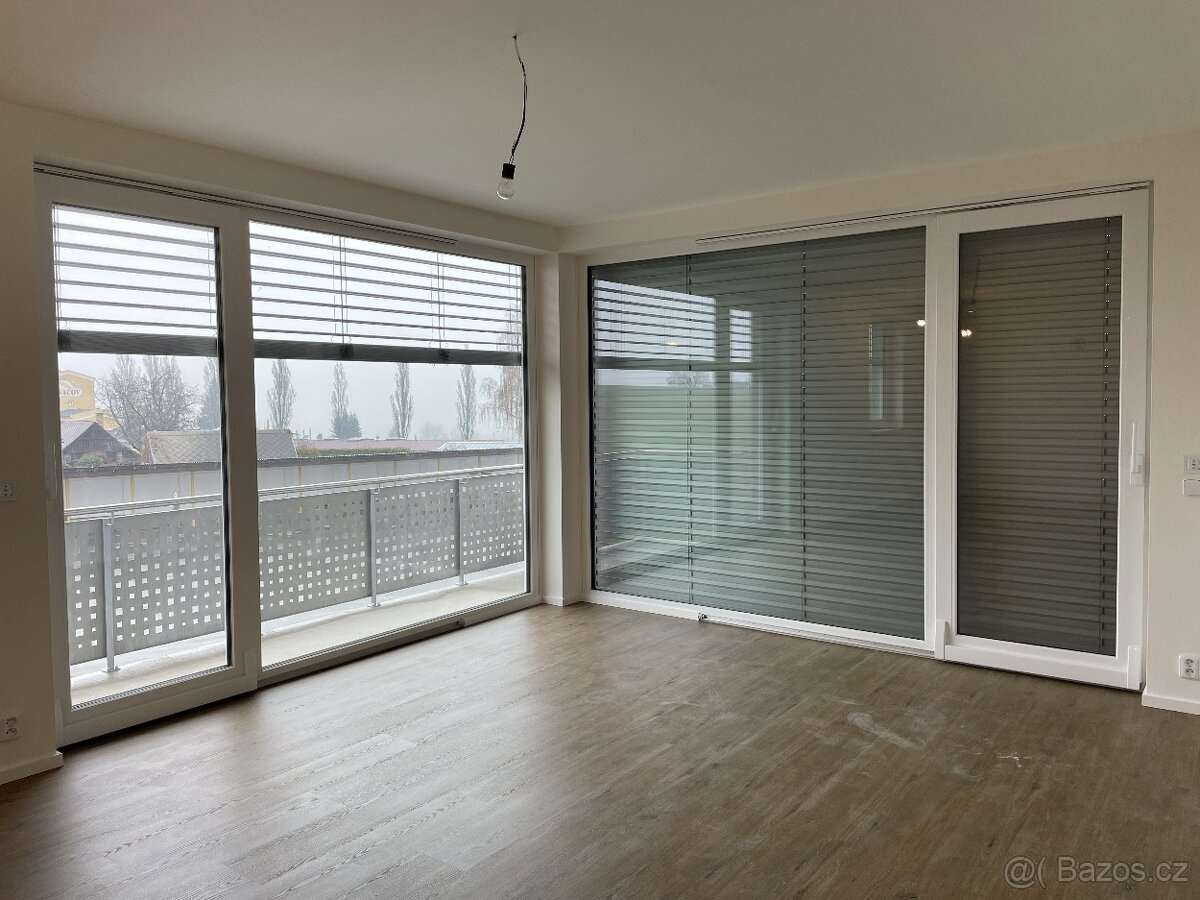 Novostavba 54m2 + terasa 13m2 + parking VACOV - 3