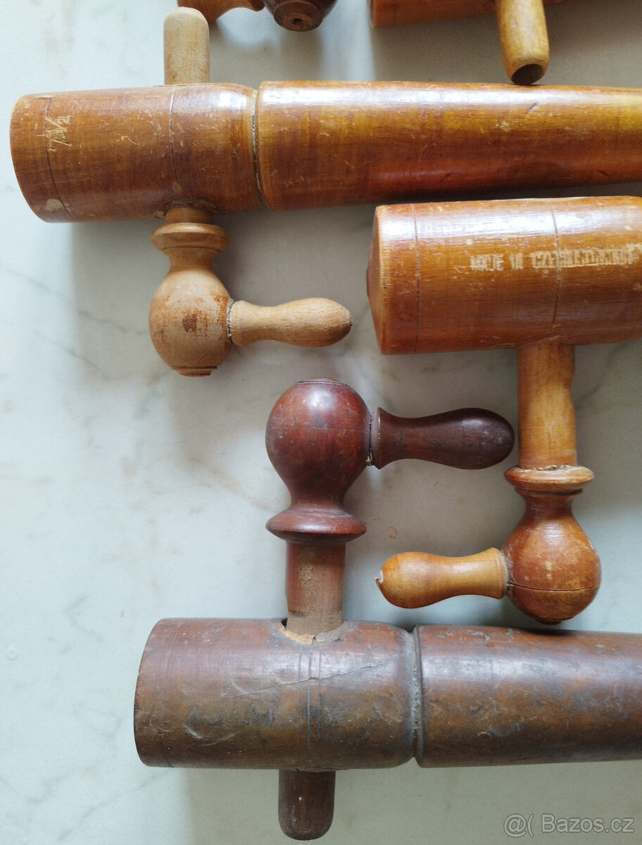 Staré dřvěné pípy na sudy - 3