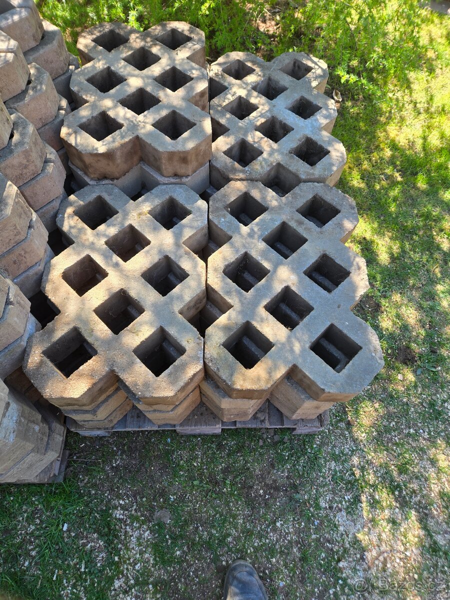 Zatravňovací dlažba - 3