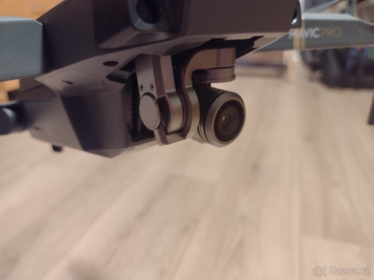 dron DJI Mavic Pro - 3