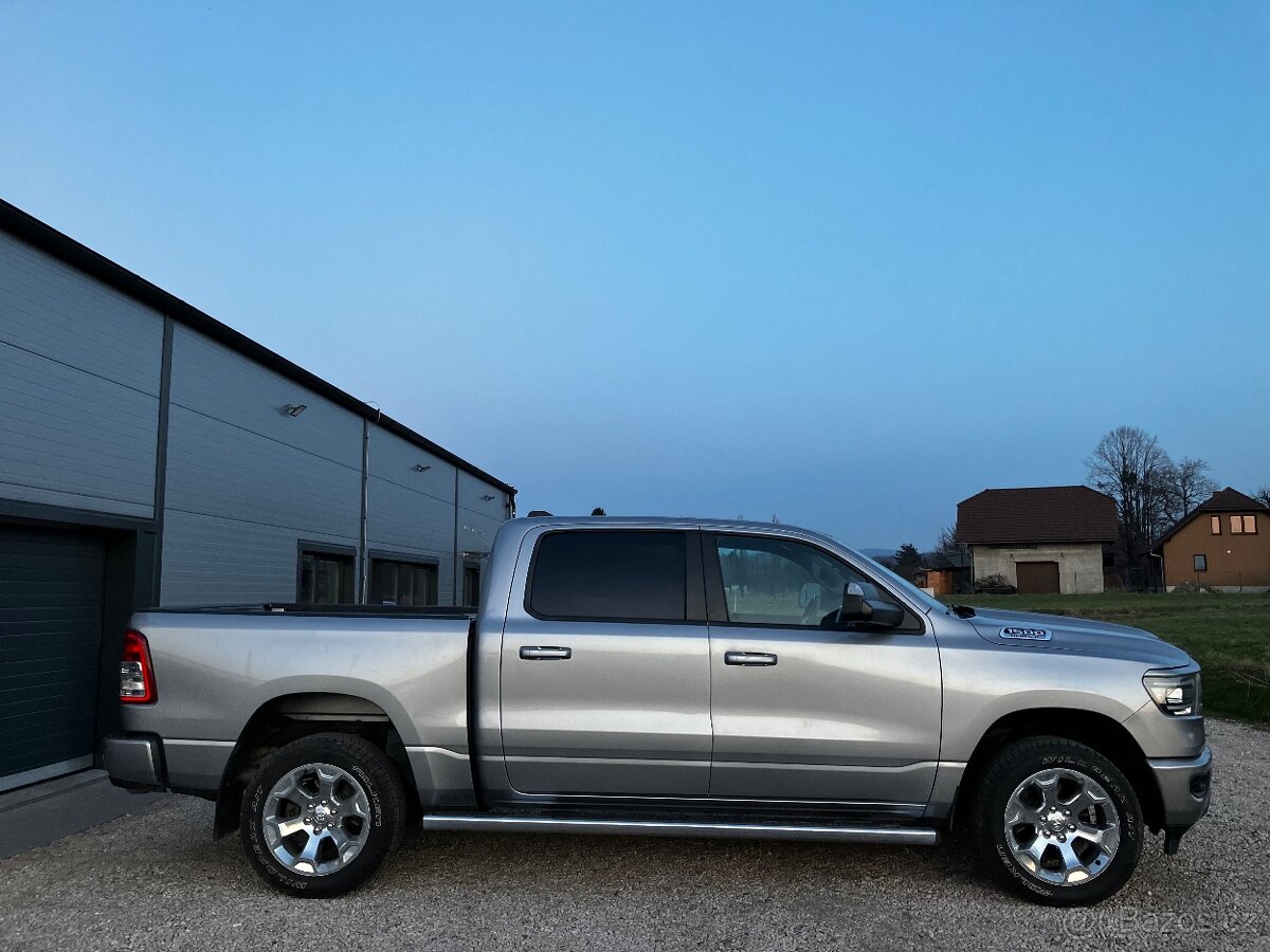 Dodge Ram 1500 5.7 V8 HEMI - 4x4 - 2019 - BIGHORN