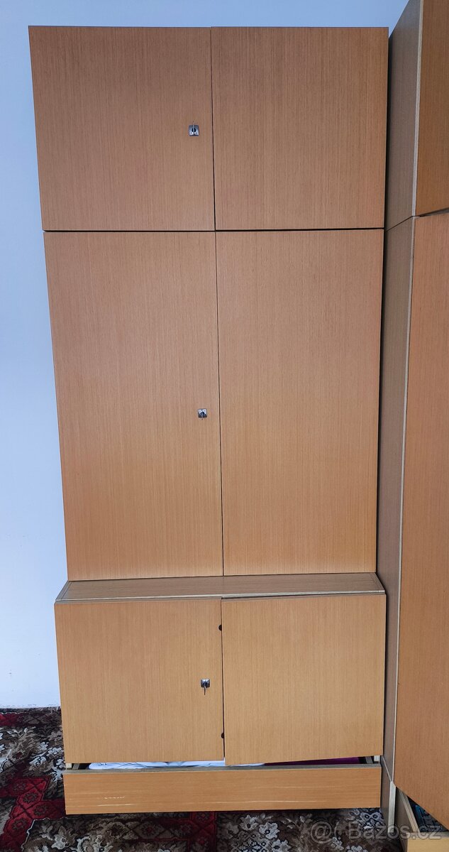 Prodám sestavu skříněk, různé možnosti sestavení - 3