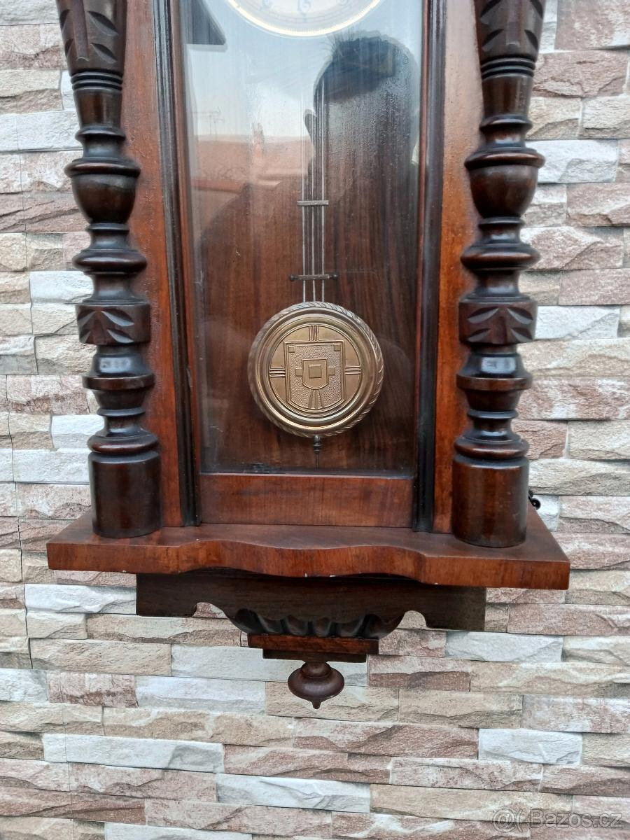 100 lete řezbovane hodiny bicí - 3