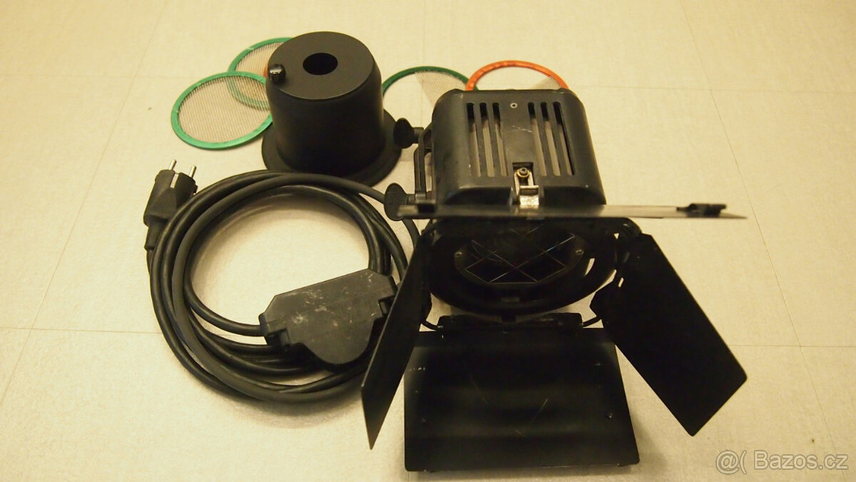 Studiový reflektor Strand Mizar 500W - 3