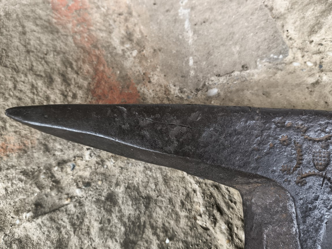 Kovadlina kovárske klešte ,náradi, ,sekera,nebozez - 3