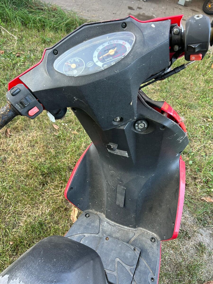 Skútr Luxxon obsah 50 - 3