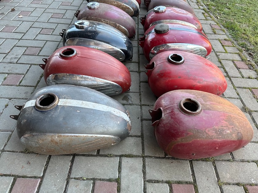 Predám NÁDRŽ JAWA 250 350 panelka s bočnými krytmi - 3