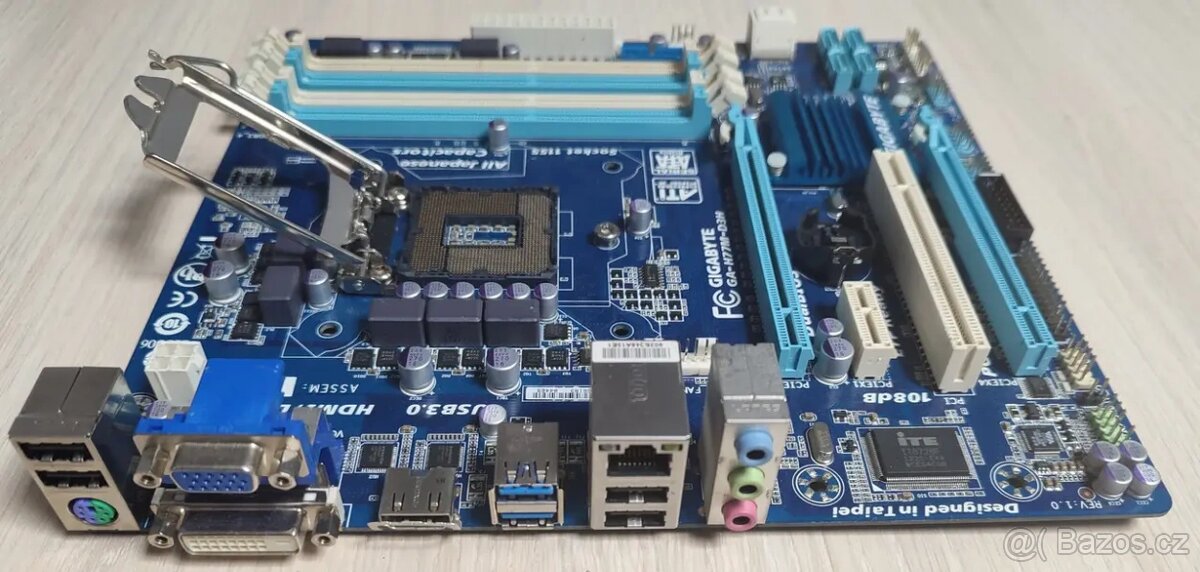 GIGABYTE GA-H77M-D3H - 3