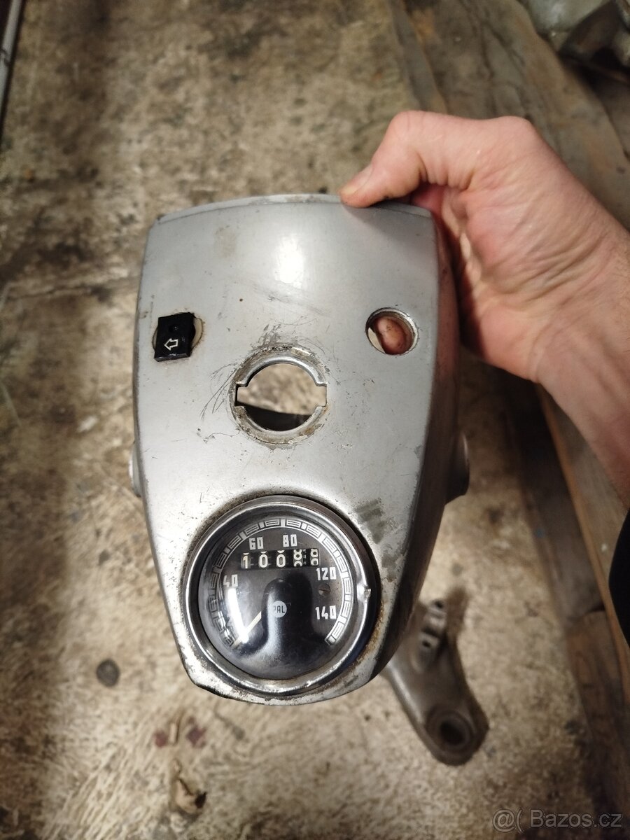 ČZ 175/477 přední světlo - 3