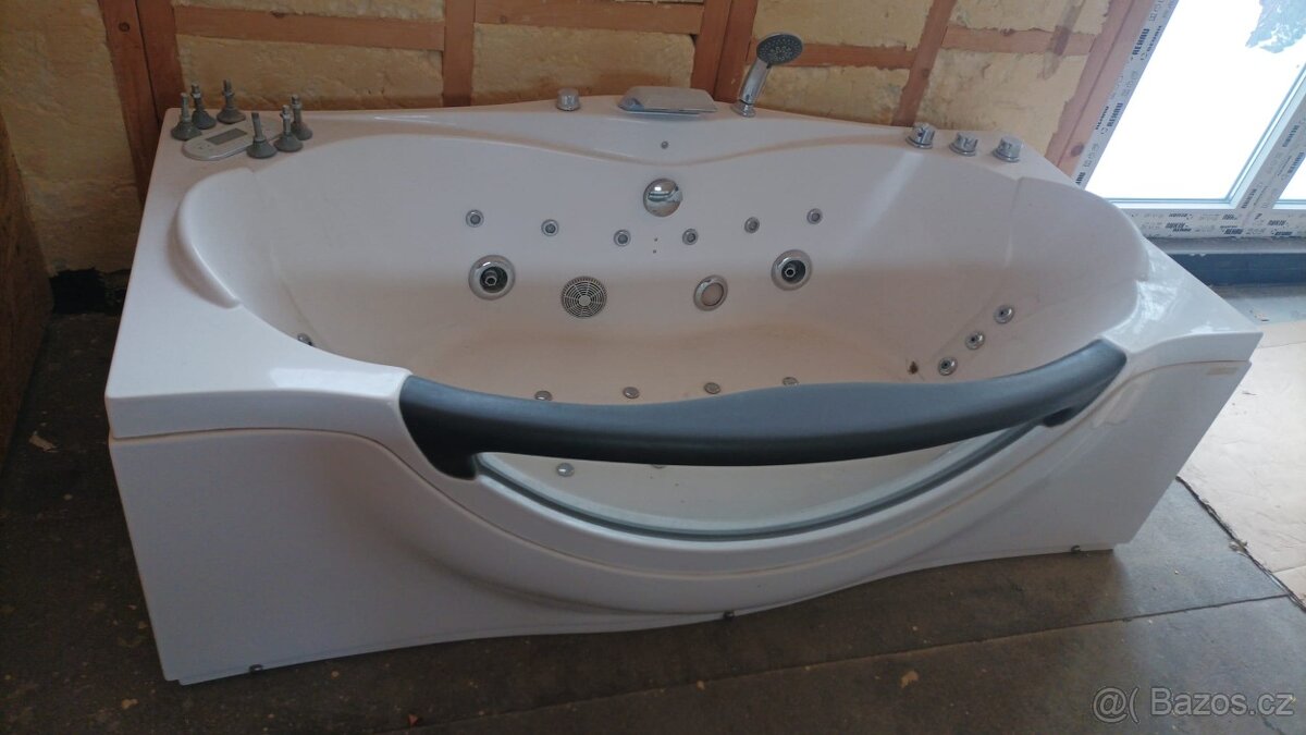 Prodám vířivou vanu - 3